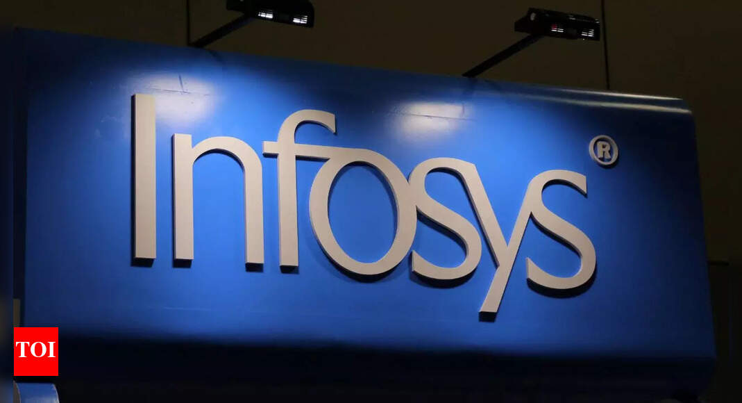 Infosys promoters get Rs 2.3k crore dividend