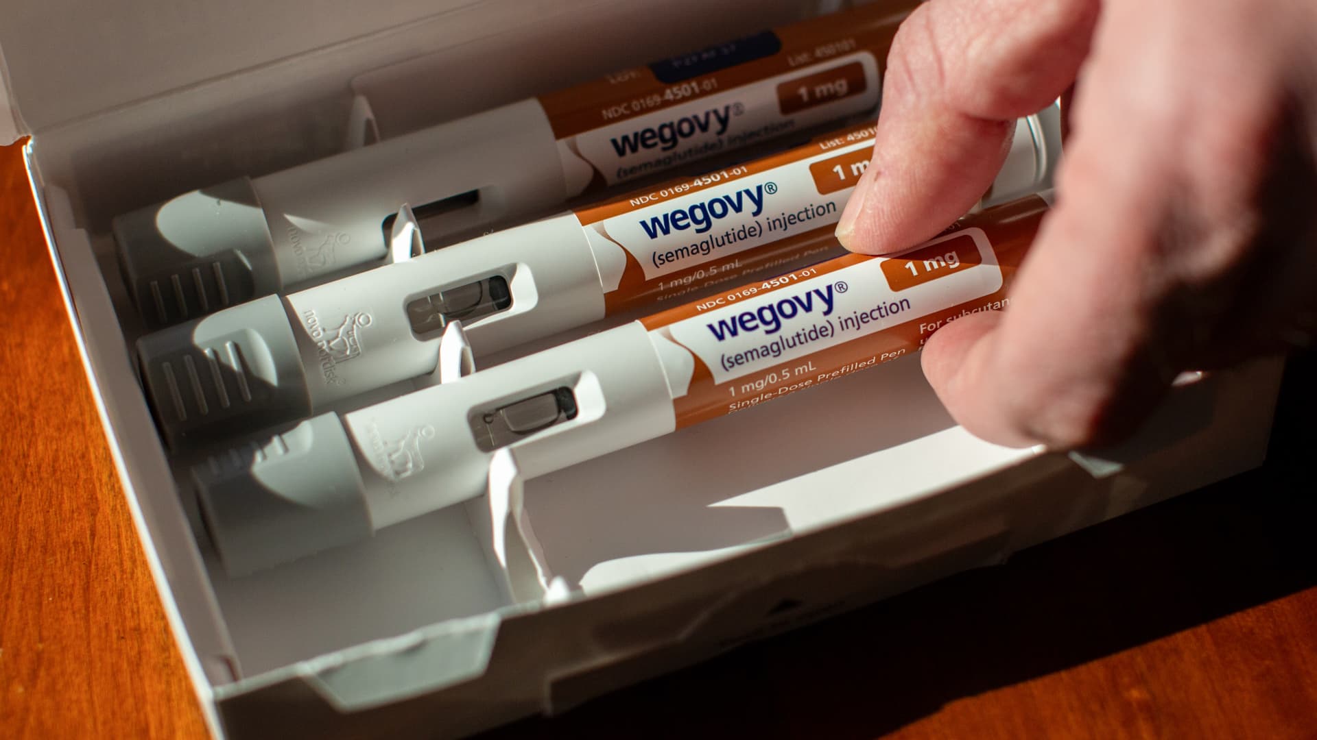 Stock market sell-off intensifies with Stoxx Europe 600 down 1.3%