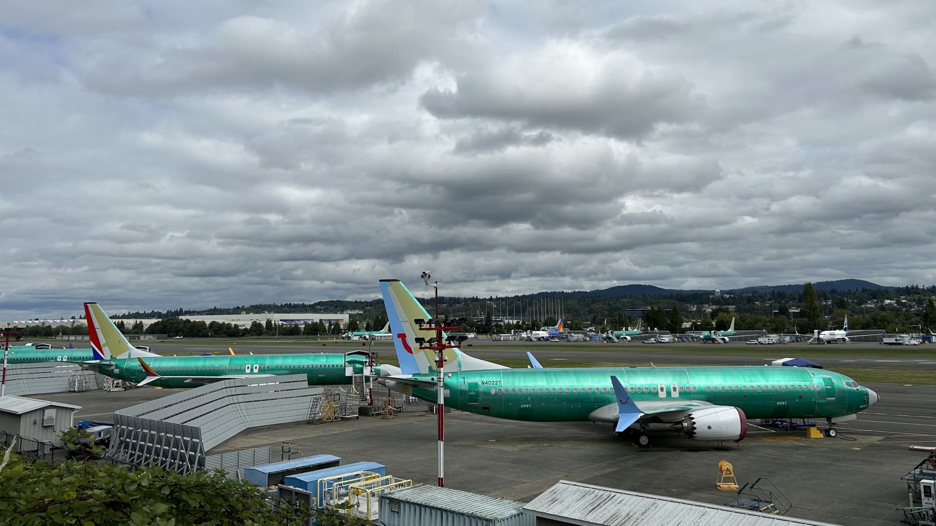 FAA to allow Boeing to sign off on 737 Maxes, 787s